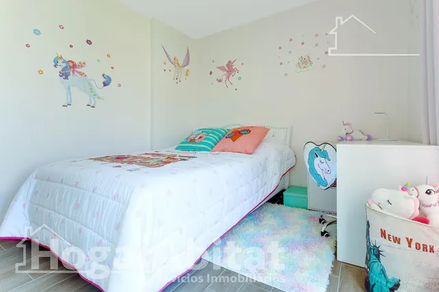 ¡EXTRAORDINARIO CHALET! AMPLIO Y SEMINUEVO CON PISCINA PRIVADA Y TRES TERRAZAS — 25
