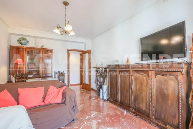 Piso en Venta en el Corazón de Sevilla - Plaza de la Encarna - foto 5