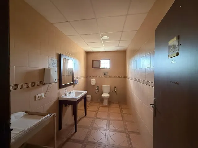 Viñedo de 24,40ha 1300m2 naves y 400m2 restaurante — 49