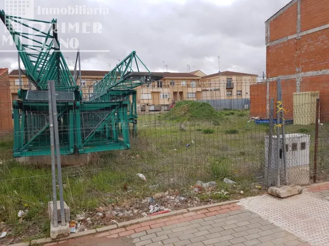 *Solar de 1000 metros cuadrados en la zona de la avenida Jua - foto 3
