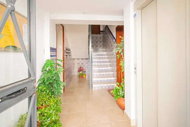Estupendo piso en Polígono San Pablo, en calle Juan Espantaleón, junto Avda Villas de Cuba!! — 25
