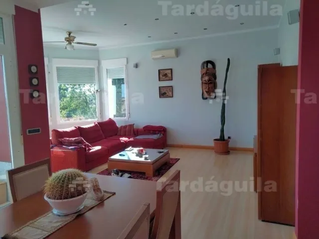CHALET  INDEPENDIENTE EN URBANIZACION DE VILLAMAYOR — 40