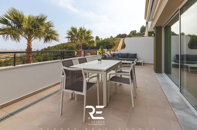 ÁTICO CON TERRAZA DE 80 M2 Y CALIDADES PREMIUM - GARAJE, TRA