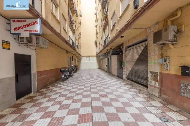 Piso amplio de tres dormitorios en ribera del genil-camino de ronda — 25