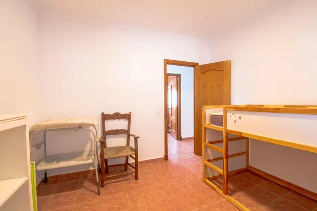 Venta de chalet en las mogarizas con 1125 metros de parcela urbano — 26