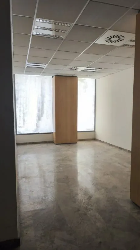 Local comercial 257m² en venta - Sur — 12