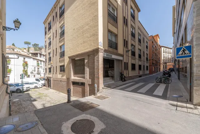 Oportunidad de Inversión: Plazas de Garaje en Gran Vía desde 24.900€. — 35