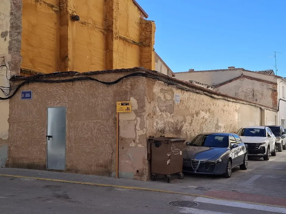 Solar urbano para edificar en Montaverner