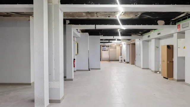 Local comercial 333m² en alquiler - Eixample — 10