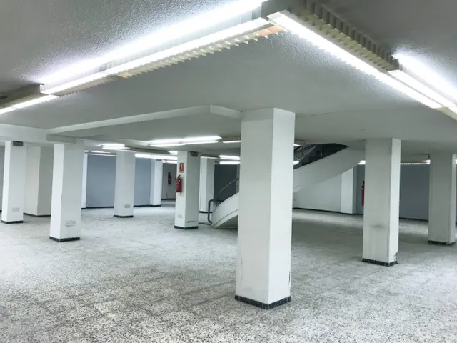 LOCAL COMERCIAL CÉNTRICO — 9
