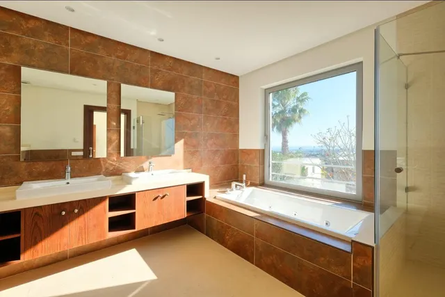 Villa contemporanea con vistas al Mar y Montaña!! a 5 minutos de san Pedro de Alcantara, Marbella. — 10