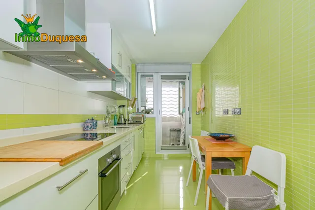 Ático duplex con terraza de 61 m2, plaza de aparcamiento, trastero, piscina comunitaria, padel - PTS. — 7