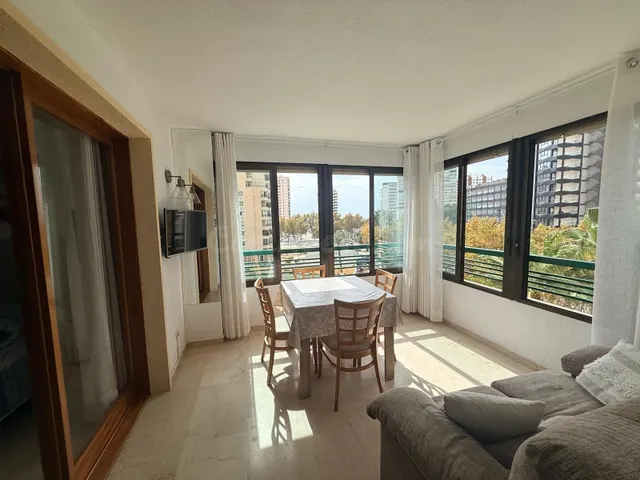 AMPLIO PISO DE UN DORMITORIO AV EUROPA — 3