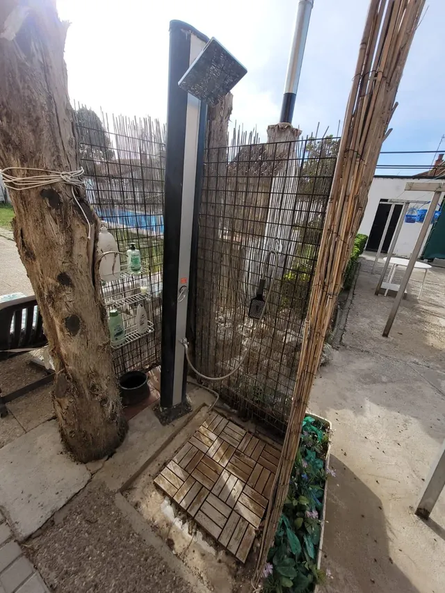 Impresionante Chalet con Amplio Terreno y Piscina en las Afueras de Zaragoza — 16
