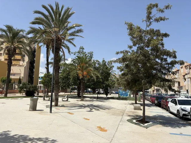 Apartamento céntrico, luminoso, y elegantemente reformado (1.ª planta). Balcón con orientación este, piscina comunitaria y a solo 800 m de Playa del Cura. — 40