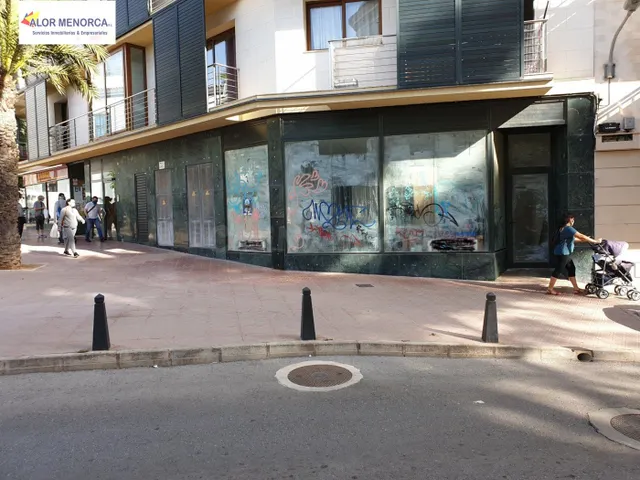 Se vende local comercial en zona muy transitada