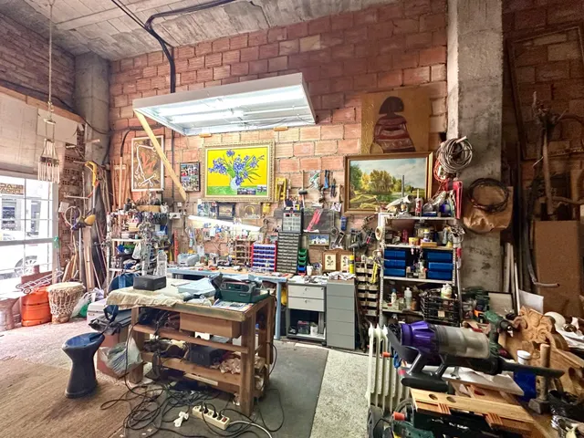 Magnífico local comercial en pleno centro de La Zubia. — 9