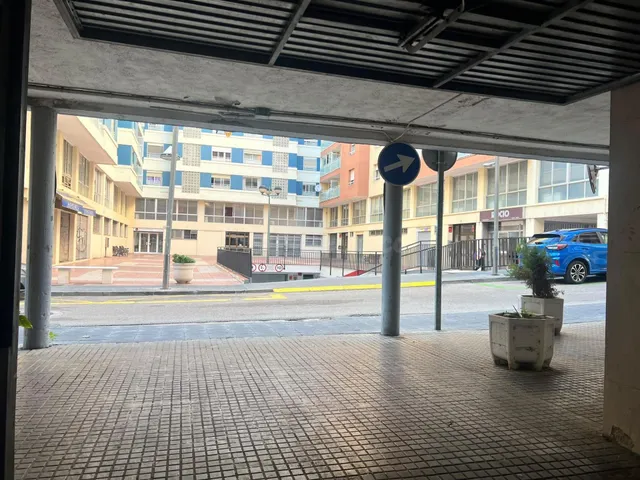 Plaza de aparcamiento en calle Florenci Vives, Tarragona - foto 4
