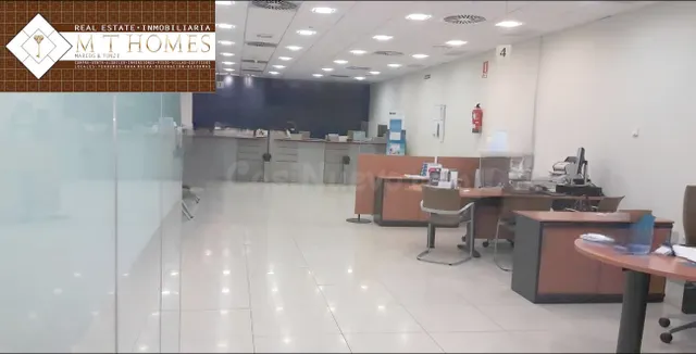 EXCLUSIVO LOCAL COMERCIAL EN PLAZA DE LA CONSTITUCIÓN – UBIC - foto 4