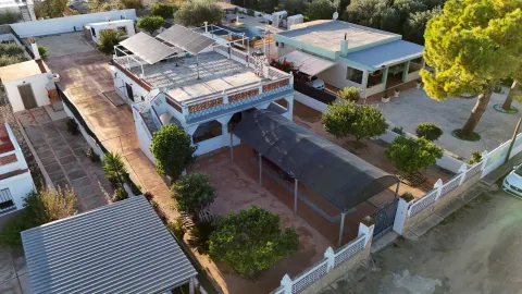 CHALET URBANO EN LLIRIA