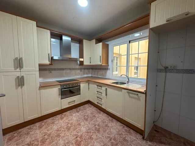 Venta de piso nuevo con tres dormitorios en Aguadulce sur. — 2