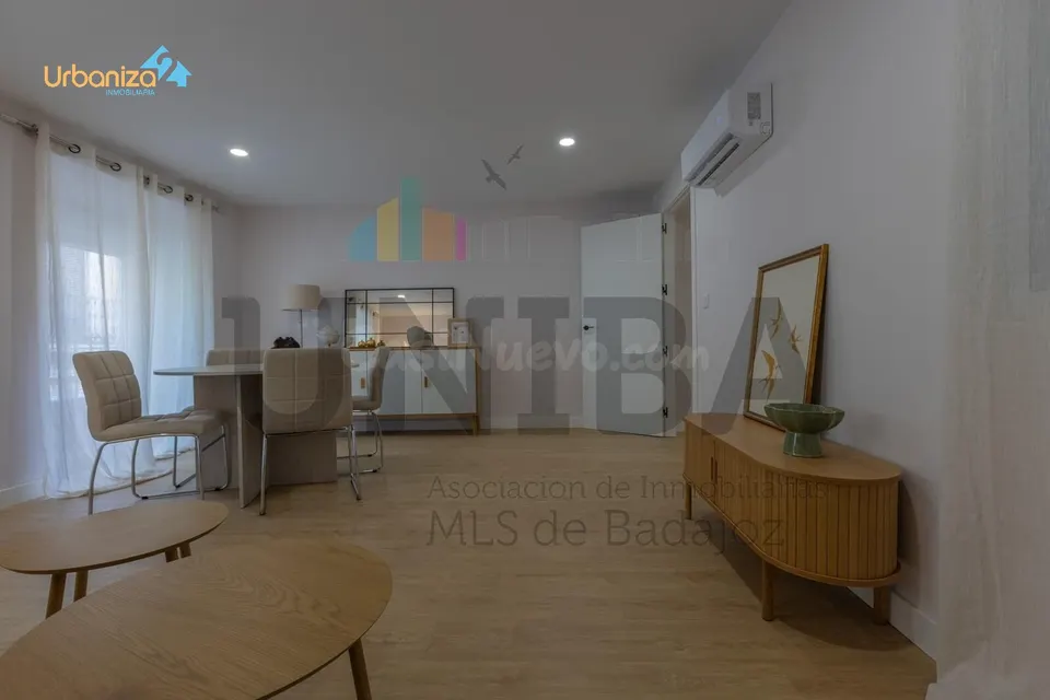 Piso totalmente reformado en el casco antiguo, junto a puerta palmas