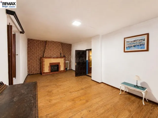 Amplia casa en sitio privilegiado. — 3