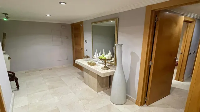 Apartamento de lujo en planta baja con vistas panorámicas al mar en los flamingos, Benahavís — 14