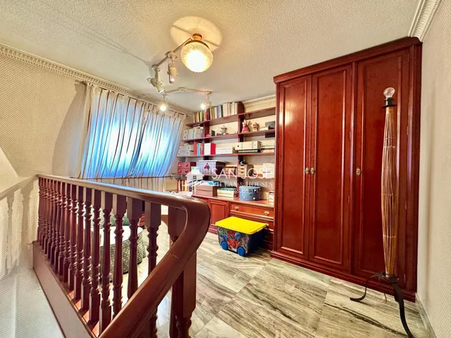 SE VENDE CASA CON PISCINA EN GLORIETA DE NOVELDA. — 13