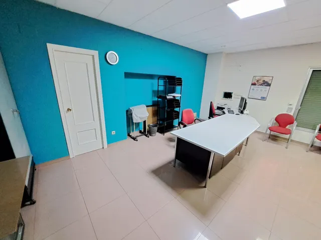 LOCAL ESQUINERO EN ALQUILER En Alzira – ZONA SANTOS PATRONOS — 6