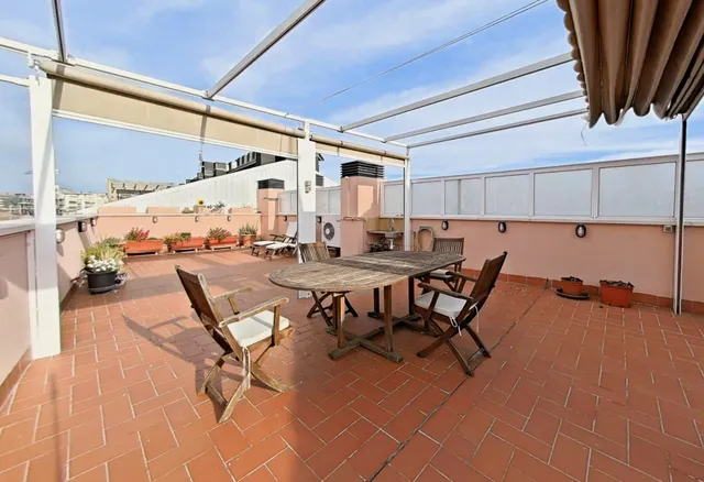Espectacular ático reformado con terraza privada de 100 m2 en gràcia, Sabadell — 22