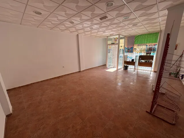 LOCAL QUE SE PUEDE CONVERTIR EN VIVIENDA EN CARMONA (SANTA MARÍA DEL ÁGUILA) — 2