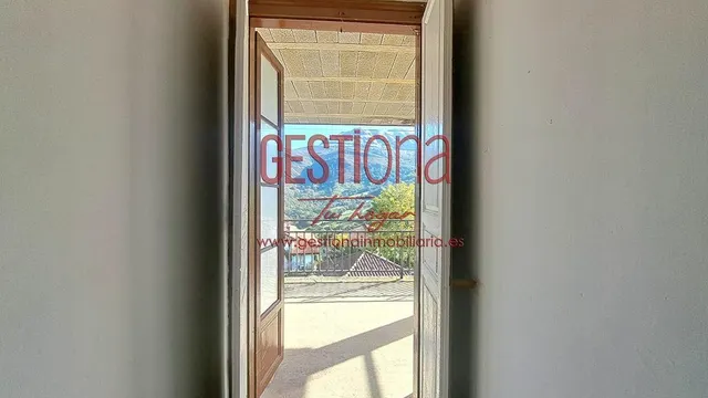 MAJESTUOSA CASA PARA REFORMAR. SOBA — 31
