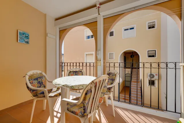 Apartamento de 2 dormitorios y 1 baño en Torrevieja (los naufragos) — 8