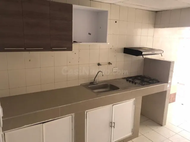 Se vende casa en cerca La Castellana - foto 4