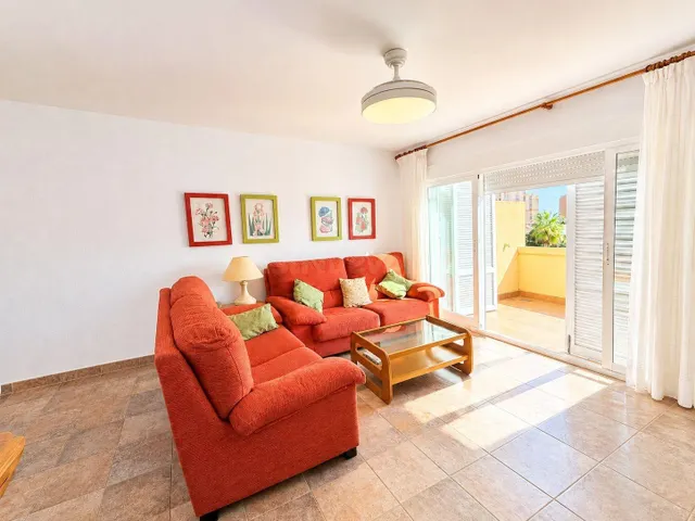 Apartamento en la Urbanización Alisios, situada en el kilómetro 4 de La Manga del Mar Menor. — 5