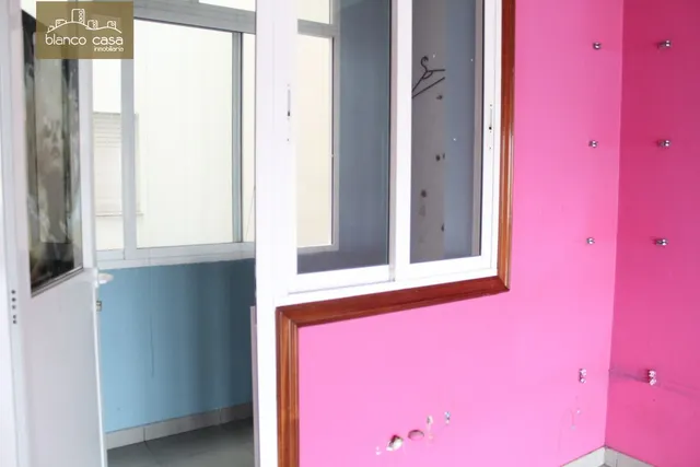 Oficina en el centro de Carballo por 350€ — 3