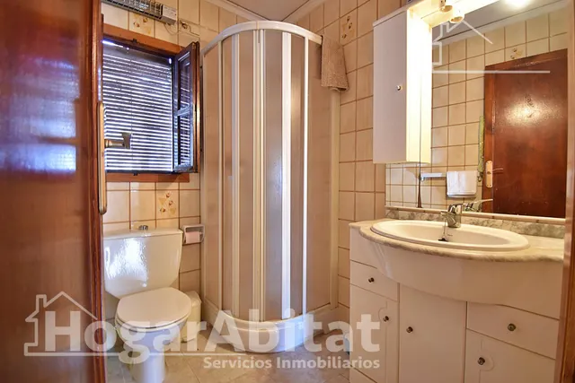 CASA CON TERRAZA Y VISTAS DESPEJADAS A LA MONTAÑA — 43