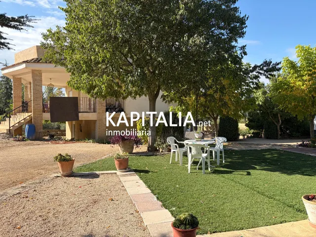 Chalet en venta en Ontinyent, a un paso del casco urbano y con bonitas vistas a la montaña. — 3