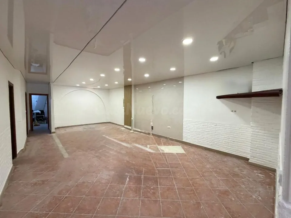 Local comercial 130m² en venta - Estacion de autobuses