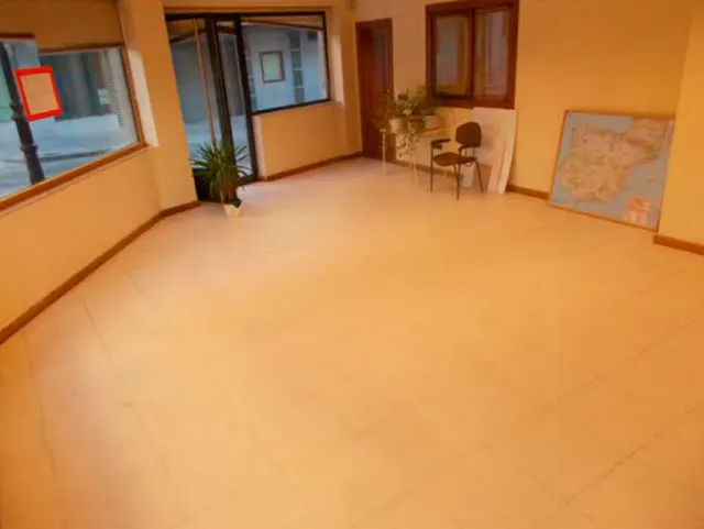 Urbis te ofrece un local comercial en zona San Cristóbal, Salamanca. — 4
