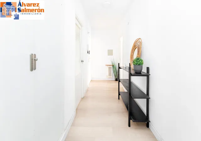 ¡Oportunidad Única en Granada! Piso Espectacular  en Plaza de Gracia — 5