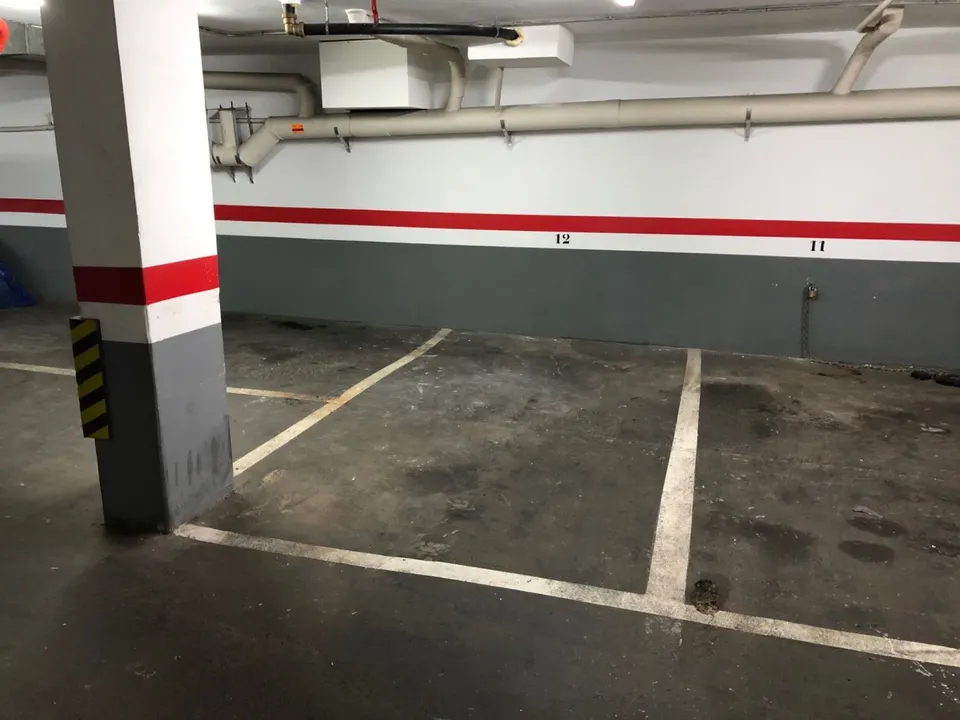Plaza Parking