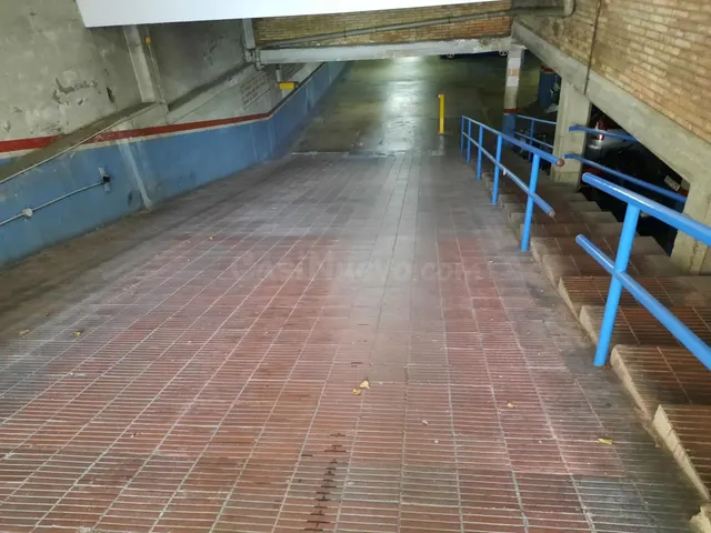 Parking en venta - Sant Joan - L´Aiguacuit - foto 2