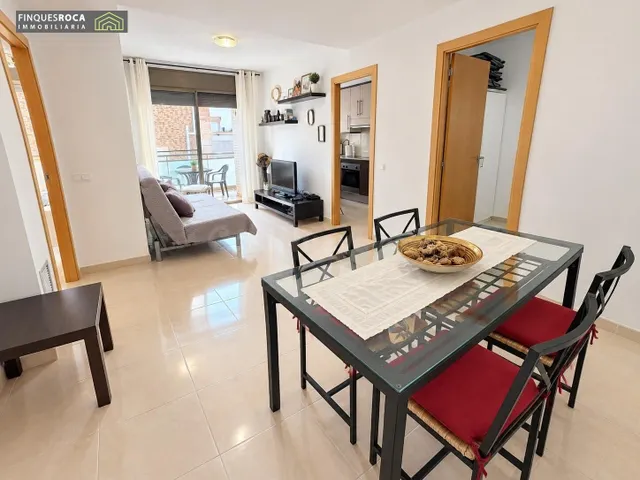 Para entrar a Vivir Piso de 3 Dormitorios, 2 Baños, Cocina Independiente, Comedor-Estar, Terraza y Piscina Comunitaria — 5