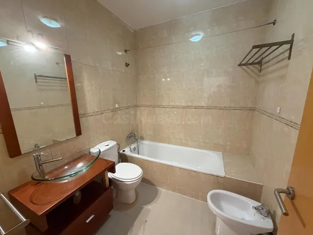 Vive en el corazón de Castelló d’Empúries: piso listo para entrar a vivir — 20