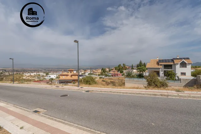 Terreno urbano de 750 m2 en Altos de La Zubia. Parcelas 14 de la manzana L y parcela 17 de la manzana M — 17
