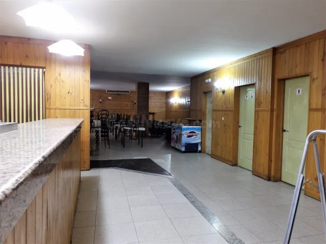 LOCAL COMERCIAL CON MUCHAS POSIBILIADES - foto 4