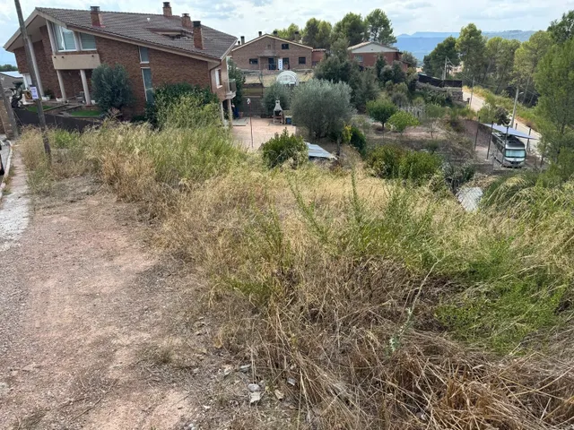 TERRENO EDIFICABLE EN SANTPEDOR - foto 4