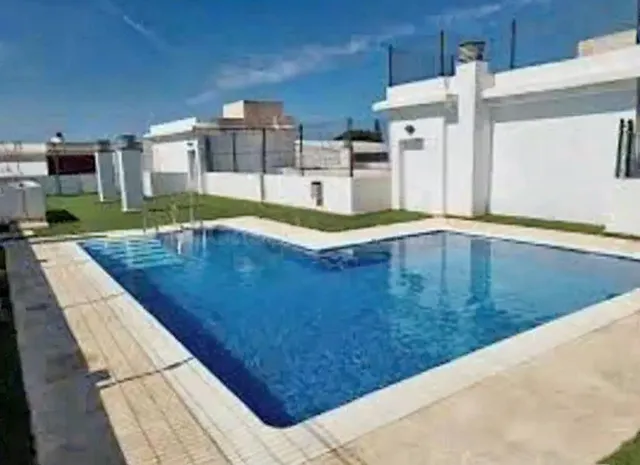 Precioso piso de 2 habitaciones cerca del mar en Torrebenaga